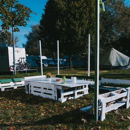 Отель Munich Oktoberfest Glamping Экстерьер фото