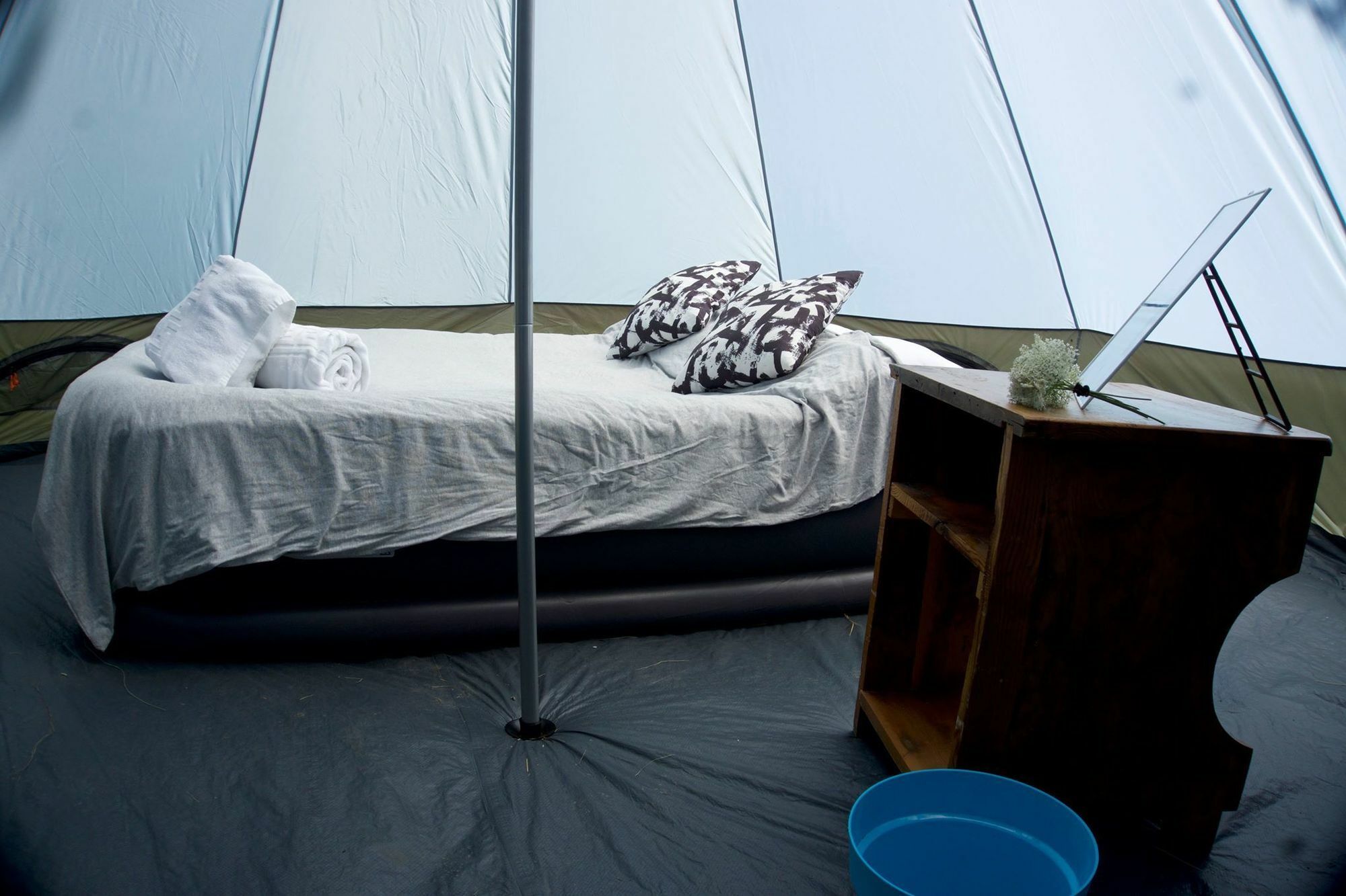 Отель Munich Oktoberfest Glamping Экстерьер фото